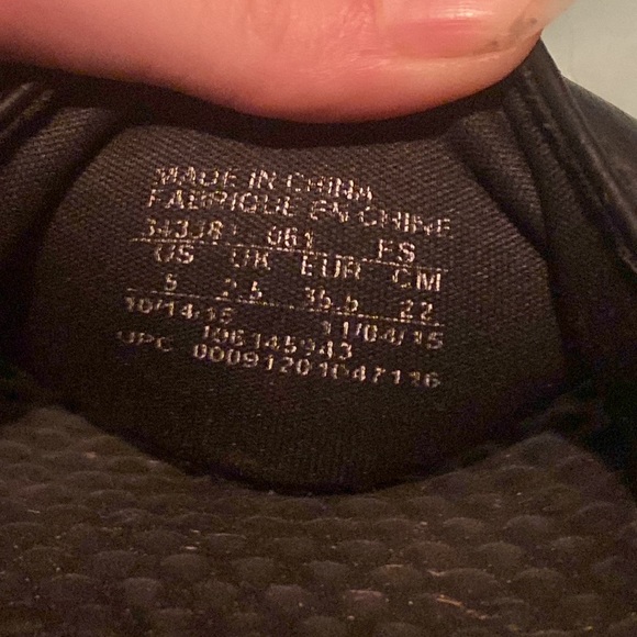 Nike size 5 Slip on slides - Picture 5 of 5